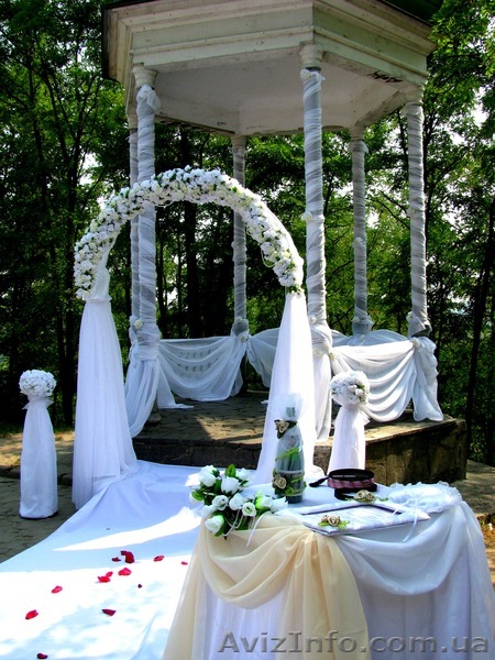 Открытие первой свадебной комиссионки в Чернигове - <ro>Изображение</ro><ru>Изображение</ru> #1, <ru>Объявление</ru> #215269