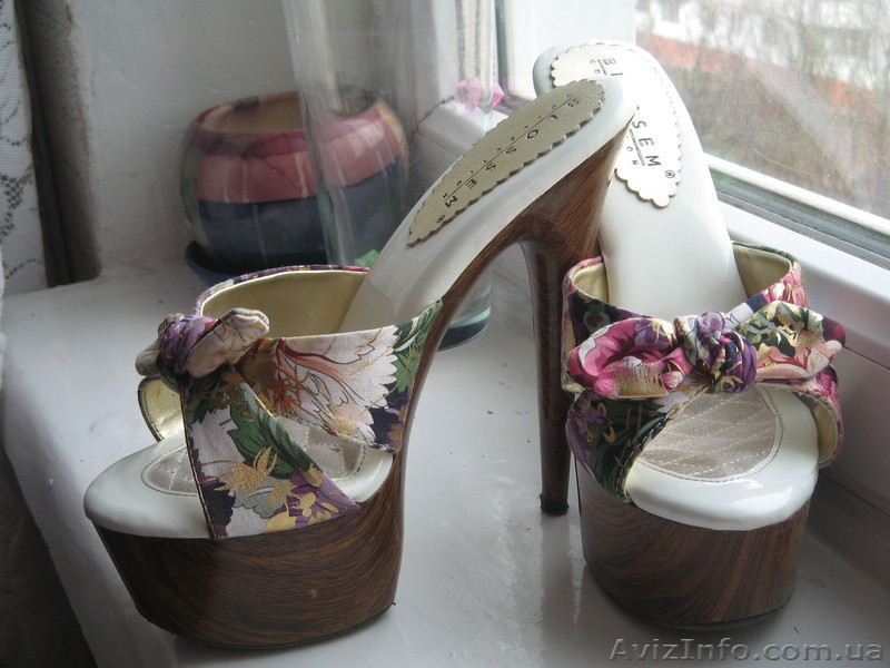 Продаются босоножки. Состояние отличное. Высокая платформа и каблук. Размер 37. - <ro>Изображение</ro><ru>Изображение</ru> #1, <ru>Объявление</ru> #226069