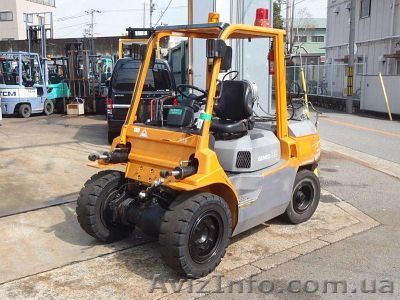 погрузчик Toyota 02-7FG35 с захватом для рулонов бумаги с раскрытием лап 1330 мм - <ro>Изображение</ro><ru>Изображение</ru> #1, <ru>Объявление</ru> #261251