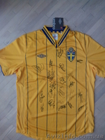 Футболка с автографами футболистов сборной Швеции - <ro>Изображение</ro><ru>Изображение</ru> #1, <ru>Объявление</ru> #1561030