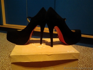 Кристиан Лубутен черный замш, новые туфли,  39р - <ro>Изображение</ro><ru>Изображение</ru> #3, <ru>Объявление</ru> #742871