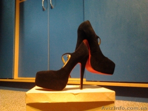 Кристиан Лубутен черный замш, новые туфли,  39р - <ro>Изображение</ro><ru>Изображение</ru> #4, <ru>Объявление</ru> #742871