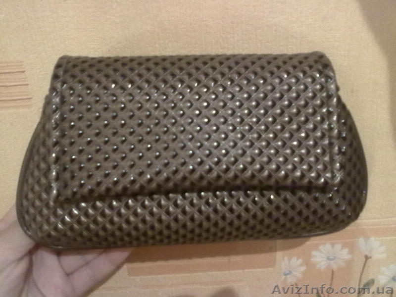 Продается  косметичка из рельефного кожзама (очень красивый дизайн и удобная в и - <ro>Изображение</ro><ru>Изображение</ru> #2, <ru>Объявление</ru> #443598