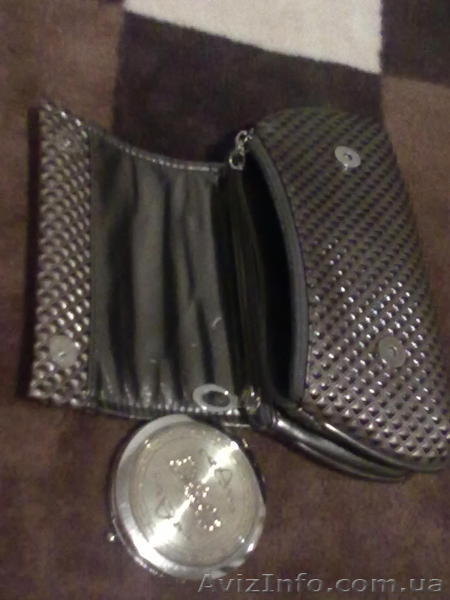 Продается  косметичка из рельефного кожзама (очень красивый дизайн и удобная в и - <ro>Изображение</ro><ru>Изображение</ru> #3, <ru>Объявление</ru> #443598