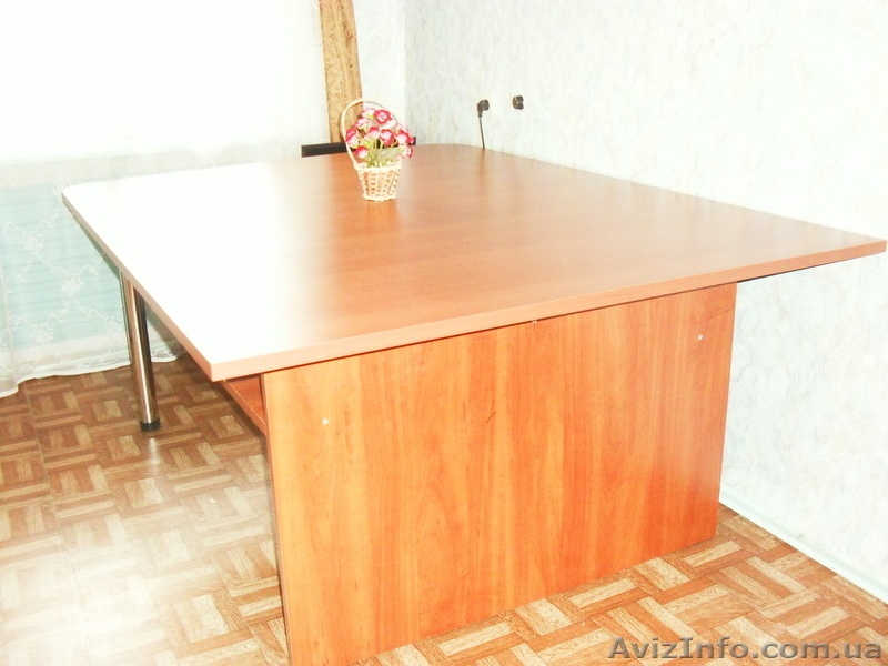 Офисные для собраний или подкомпьютерный клуб столы - <ro>Изображение</ro><ru>Изображение</ru> #1, <ru>Объявление</ru> #609108