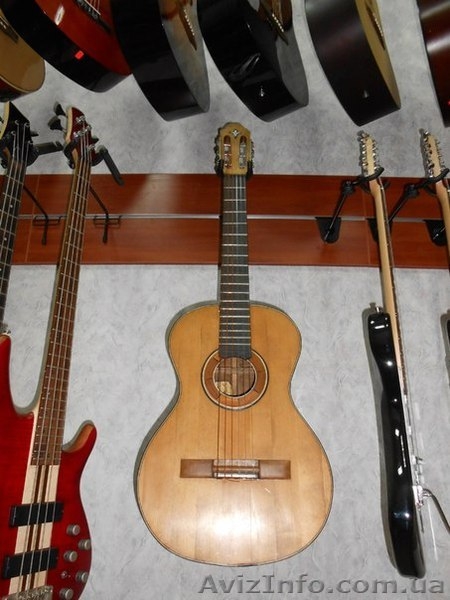 Уникальная Мастеровая гитара 3/4 - <ro>Изображение</ro><ru>Изображение</ru> #1, <ru>Объявление</ru> #1337982