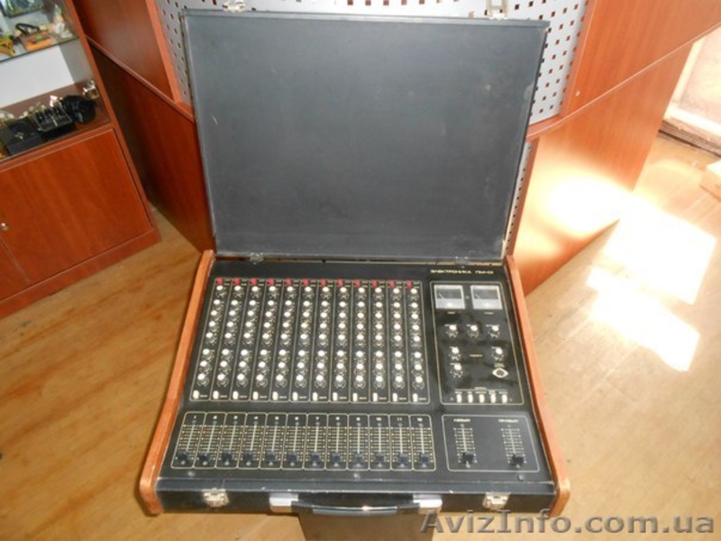 Идеальный 12 канальный Микшерный пульт - <ro>Изображение</ro><ru>Изображение</ru> #1, <ru>Объявление</ru> #1338010