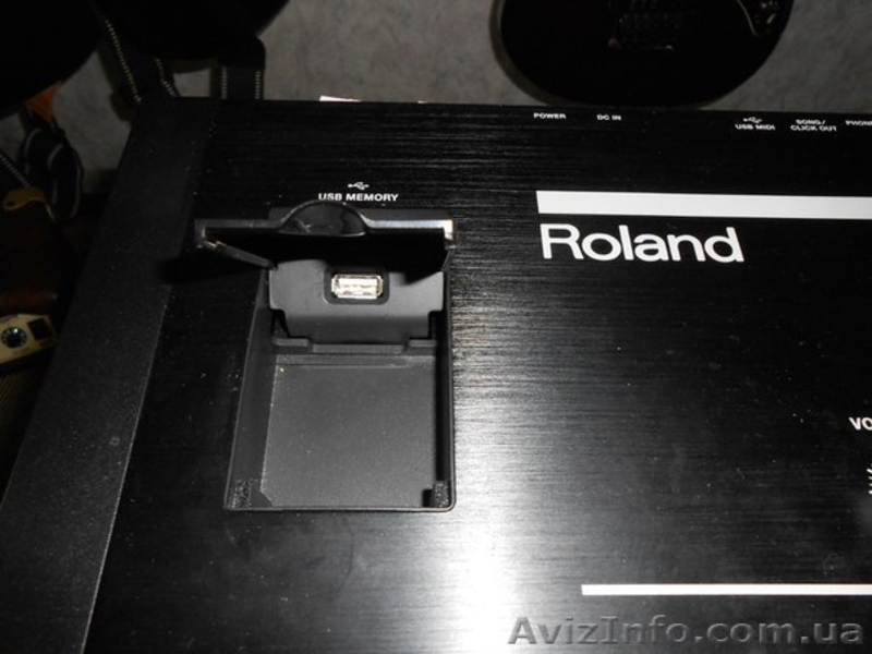 Профессиональный Синтезатор Roland Juno Stage - <ro>Изображение</ro><ru>Изображение</ru> #3, <ru>Объявление</ru> #1337983